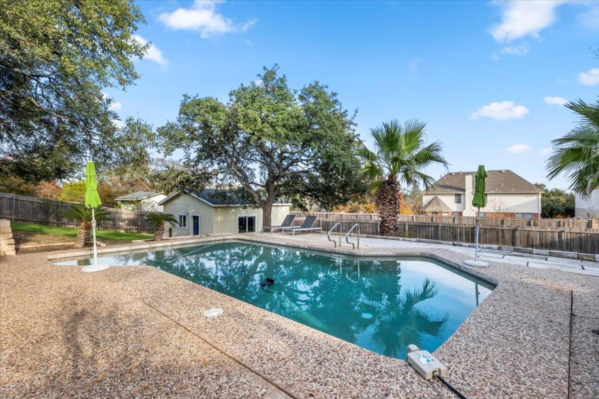 Spacious Retreat W Private Pool & Plenty Of Space Villa Austin Exterior photo