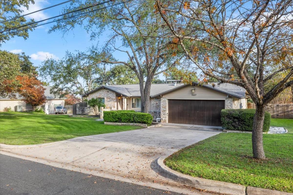 Spacious Retreat W Private Pool & Plenty Of Space Villa Austin Exterior photo