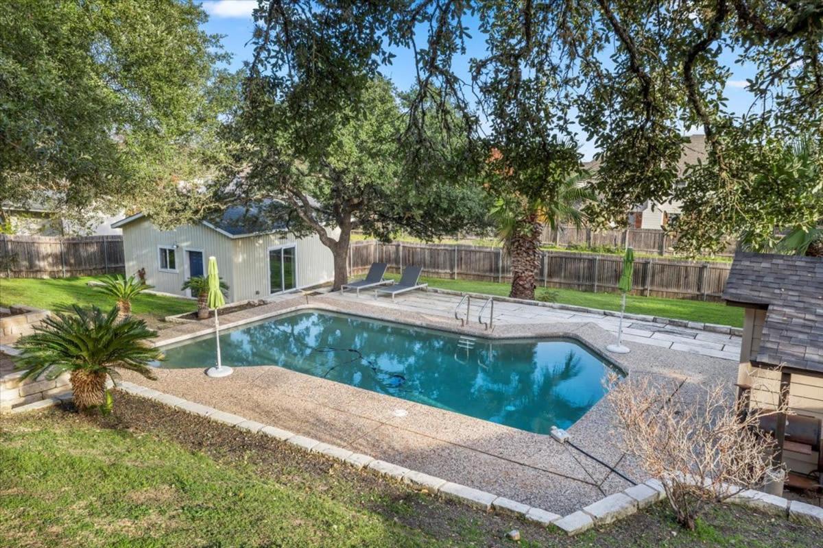 Spacious Retreat W Private Pool & Plenty Of Space Villa Austin Exterior photo